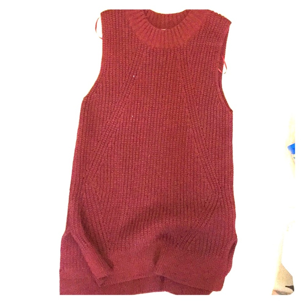 Red sleeveless sweater top